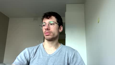 jxeuroboy online show from November 16, 7:43 am