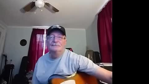 kabriggs136 online show from December 18, 9:00 pm