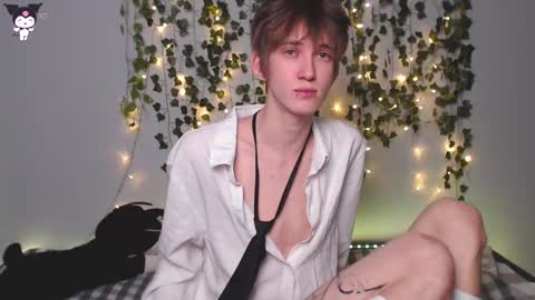 slutkai online show from December 16, 2:57 pm