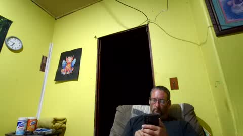Snapshot of kansasfarmer1 chatting on October 17, 11:47 am kansasfarmer1 online show from October 17, 11:47 am