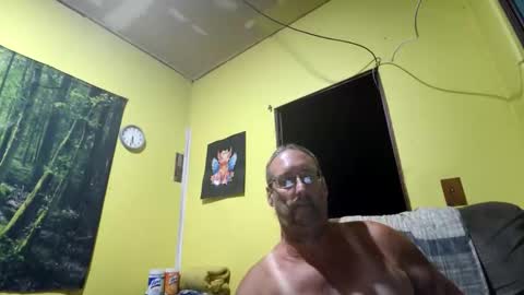 Snapshot of kansasfarmer1 chatting on October 13, 10:32 am kansasfarmer1 online show from October 13, 10:32 am