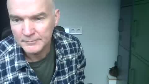 Robbie online show from December 9, 12:53 pm