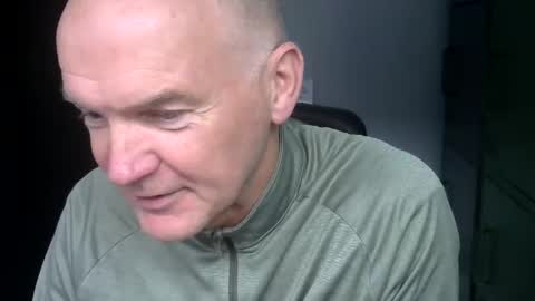 Robbie online show from October 11, 7:45 am