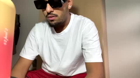 karim03larbi online show from January 22, 4:02 pm