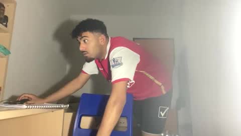 karim03larbi online show from March 11, 6:19 pm