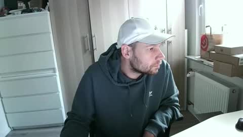 MargieKeith online show from April 16, 5:40 am