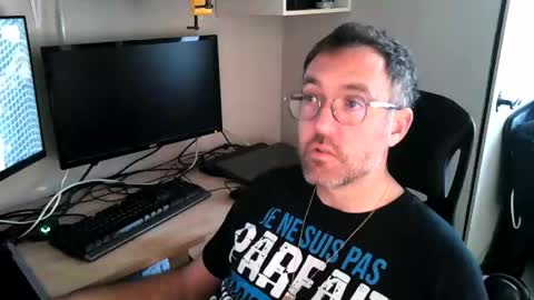 Snapshot of kelvin06133 chatting on January 12, 2:09 pm kelvin06133 online show from January 12, 2:09 pm