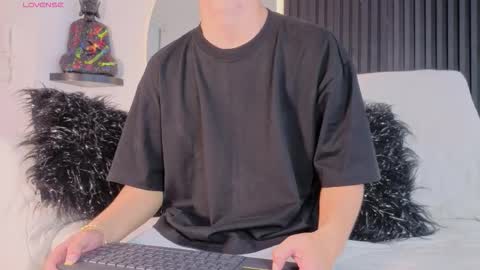   online show from December 22, 7:00 pm