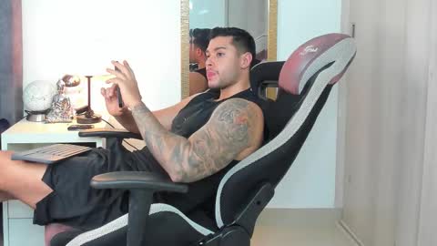 ken_mailik online show from October 25, 6:48 am