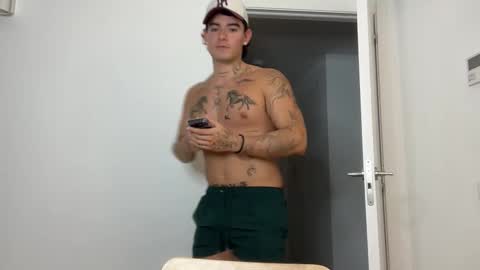 Snapshot of kenboyea_ chatting on October 19, 4:54 pm luis carlos esteban online show from October 19, 4:54 pm