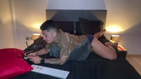 kende_tatt online show from July 31, 11:03 pm