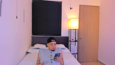 kendel_dimitri online show from March 30, 5:52 am