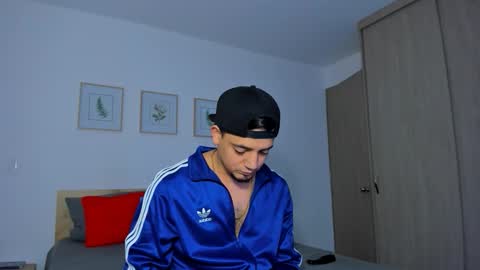 kendel_dimitri online show from December 2, 5:21 am
