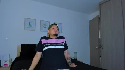 kendel_dimitri online show from December 21, 6:21 am