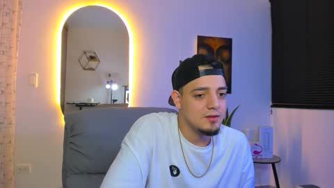 kendel_dimitri online show from February 17, 5:28 am