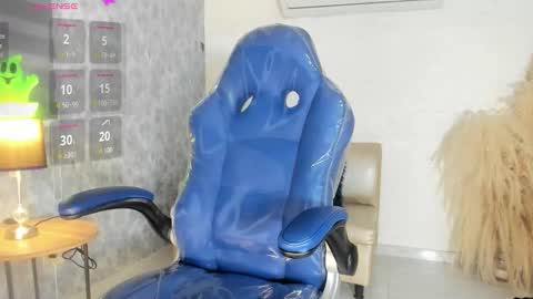 Kender online show from December 17, 9:10 pm