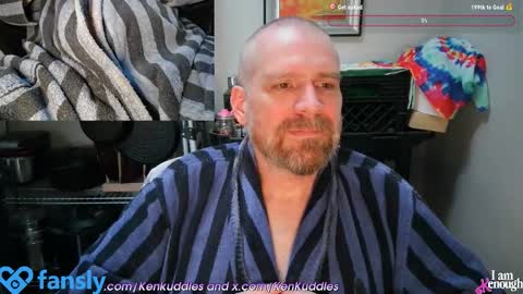 Snapshot of kenkuddles chatting on December 21, 9:25 pm Ken Kuddles online show from December 21, 9:25 pm