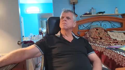 Snapshot of kent_ham chatting on October 19, 11:30 pm kent_ham online show from October 19, 11:30 pm