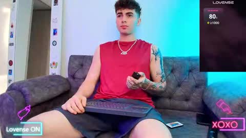 Snapshot of kev_zapata chatting on February 26, 12:03 pm KEV online show from February 26, 12:03 pm