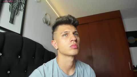 Kevin Ahs online show from December 3, 11:00 pm