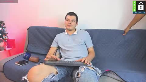 kevin and ottis online show from December 15, 11:46 pm