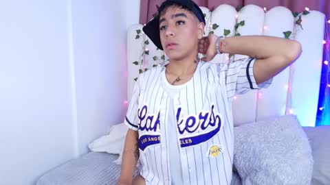 king  help me reach 100 likes online show from December 28, 1:50 am