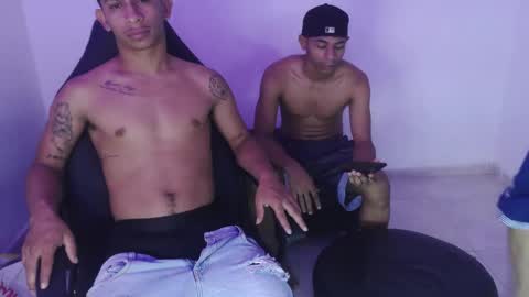 DOMINANT ALPHA KINGS online show from February 19, 12:51 am