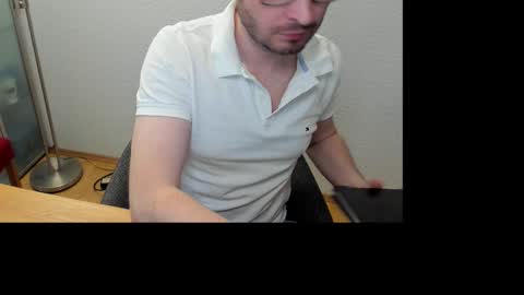 Snapshot of kinksubbydubby chatting on October 9, 4:45 pm kinksubbydubby online show from October 9, 4:45 pm