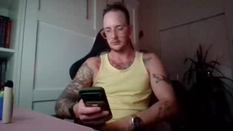 Snapshot of kinky740280 chatting on October 2, 9:02 am kinky740280 online show from October 2, 9:02 am