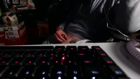 Kinky yng stud online show from April 16, 3:17 am