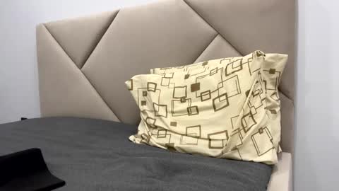 kiwigray online show from February 27, 4:32 pm