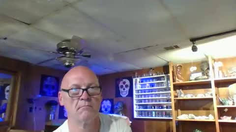 MrKleeen online show from May 7, 10:59 am