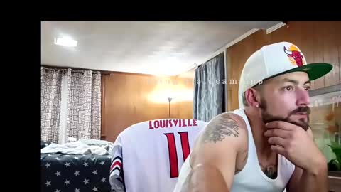 LOUiViLAN online show from October 2, 10:41 am