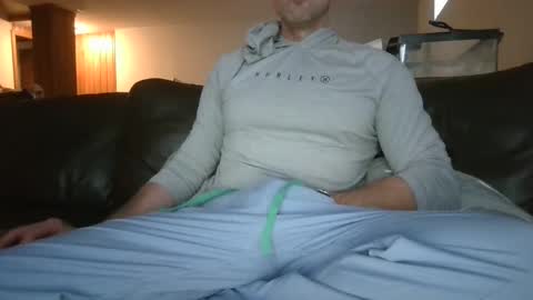 Knight3975 online show from March 7, 4:33 pm