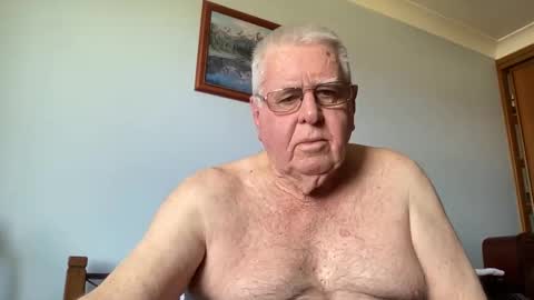 Snapshot of knights2001 chatting on September 23, 2:00 am Aussiedude online show from September 23, 2:00 am