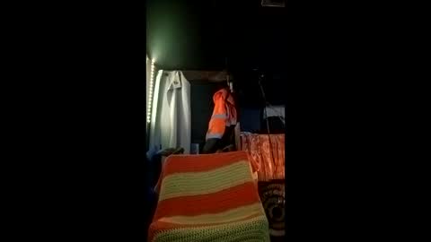 knock2wice1975 online show from December 17, 4:42 am