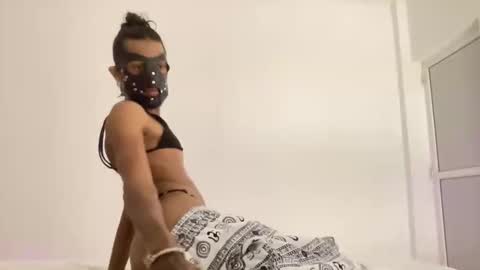 koifemboy online show from May 19, 12:44 pm