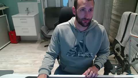 krevett80800 online show from September 17, 6:31 pm