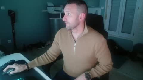 krevett80800 online show from October 14, 6:15 pm