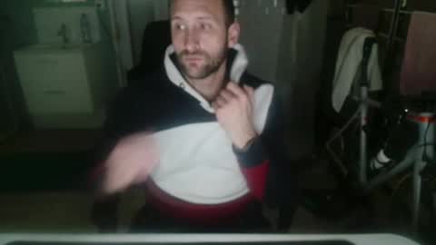 krevett80800 online show from October 29, 12:52 pm