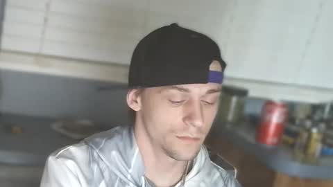 krytiar1992 online show from November 12, 8:31 am