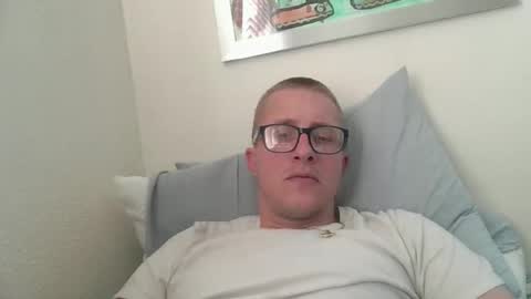 kylerace online show from April 16, 12:32 am