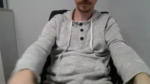 labelette007 online show from April 2, 3:09 pm