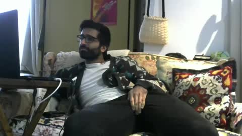 Ali online show from December 4, 4:49 pm