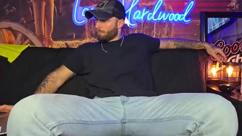 Snapshot of lancehardwood222 chatting on October 10, 12:26 am LANCE online show from October 10, 12:26 am