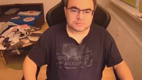 latexboy893 online show from September 14, 5:48 pm