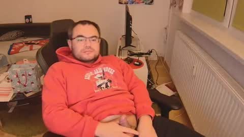 latexboy893 online show from December 16, 12:18 am