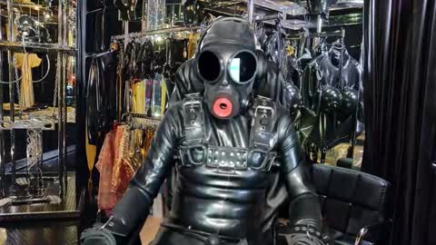 latexlover202 online show from November 17, 8:56 pm