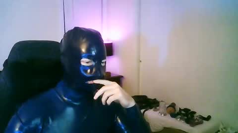 latexminheadroom online show from October 2, 2:26 am