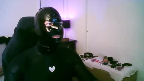 latexminheadroom online show from February 23, 2:35 am